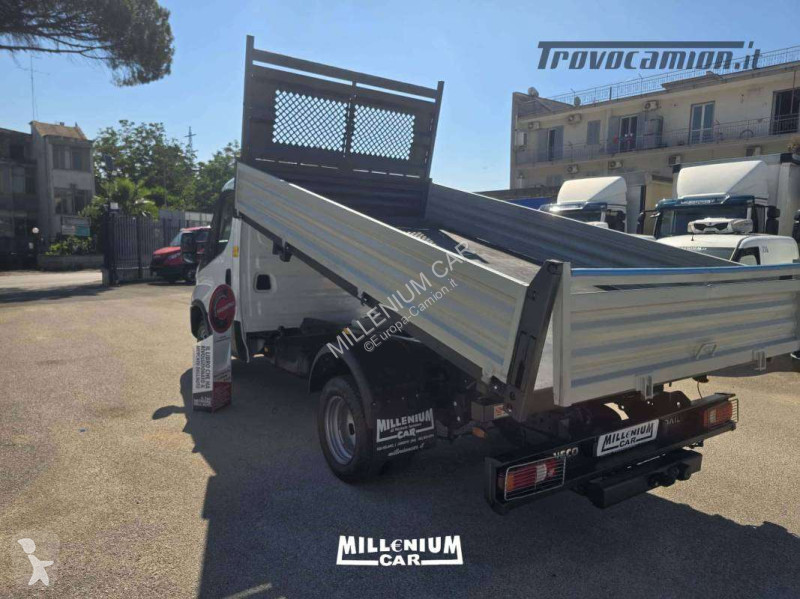 شاحنة Iveco 35-14 RIBALTABILE TRILAT 2022