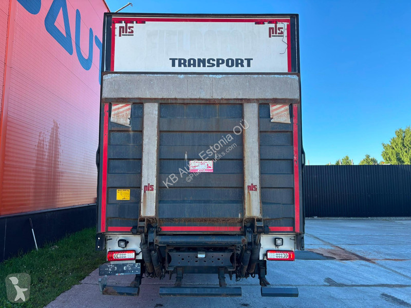 شاحنة Volvo 330 4x2 BOX L=7647 mm