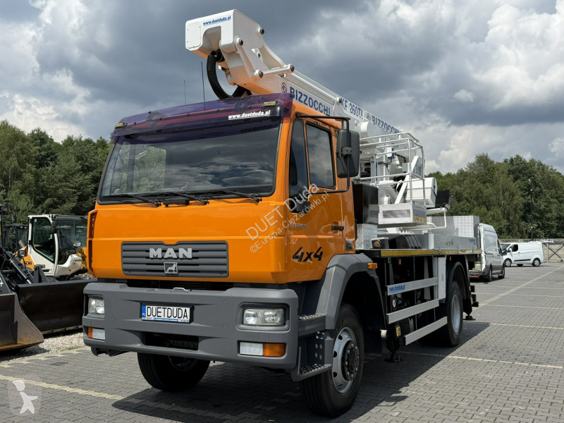 Camion MAN LE 14.220B 4x4 Zwyżka Bizzocchi KF...