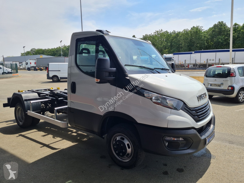 Véhicule utilitaire Iveco DAILY CCB 35C16H...
