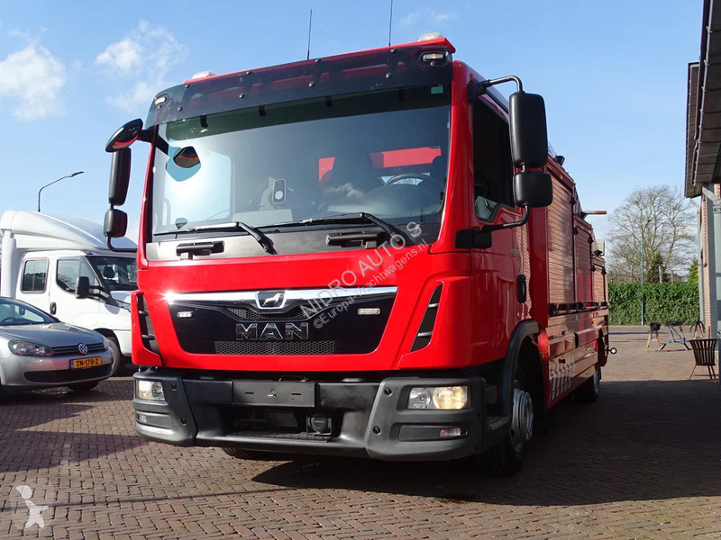 شاحنة MAN 8.220 8.220 TowTruck Abschlepwagen...