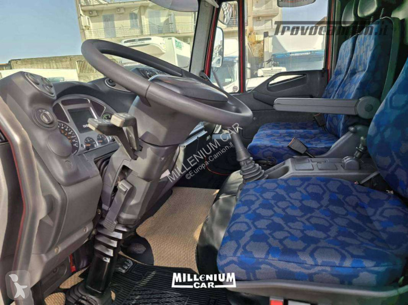شاحنة Iveco 75E17 CENTINATO 6,80 SPONDA