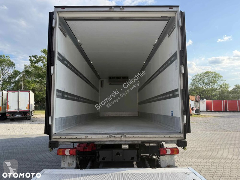 شاحنة Mercedes ATEGO CHŁODNIA SCHMITZ CARRIER...