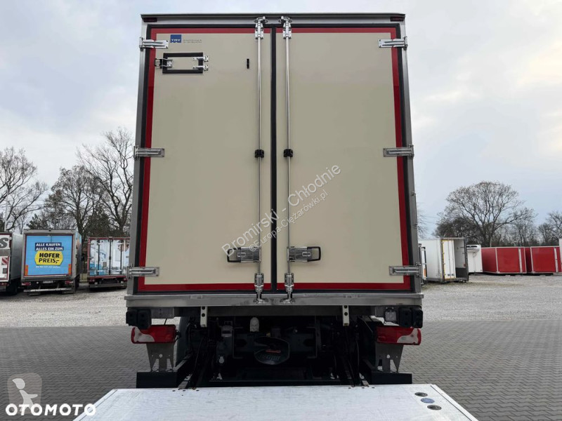 شاحنة Scania 490 CHŁODNIA THERMO KIN OŚ SKRĘTNA E6