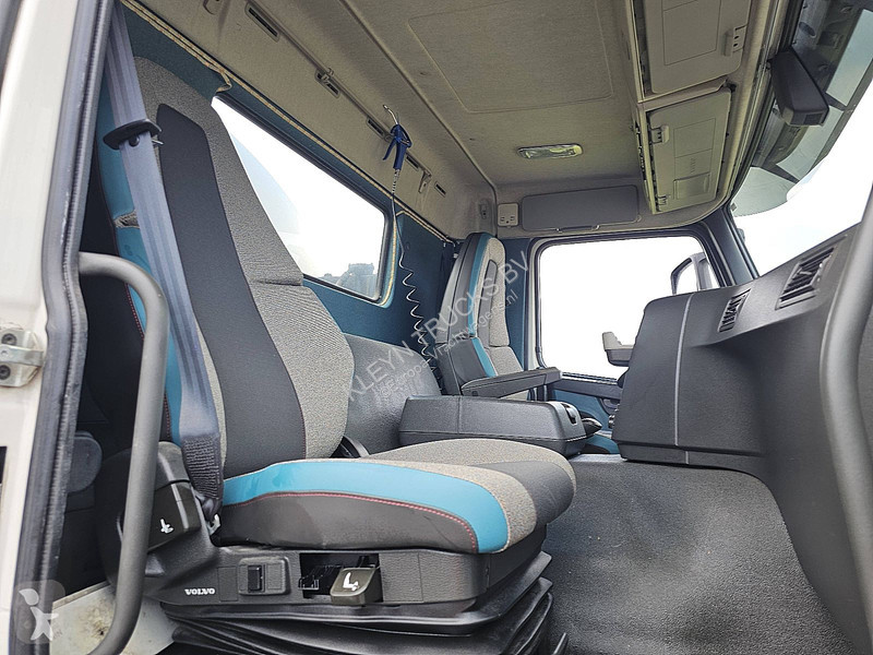 شاحنة Volvo 420 FOODTANK FOODSTUFF