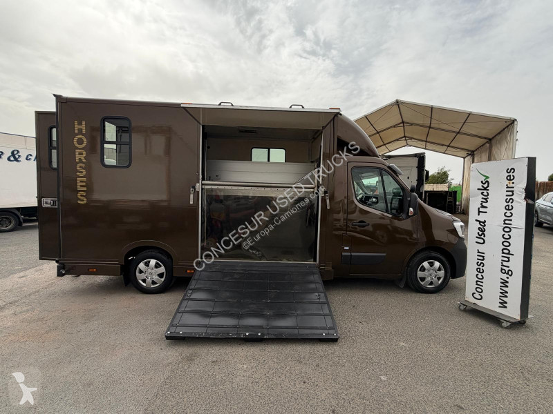 شاحنة Renault  CABALLOS