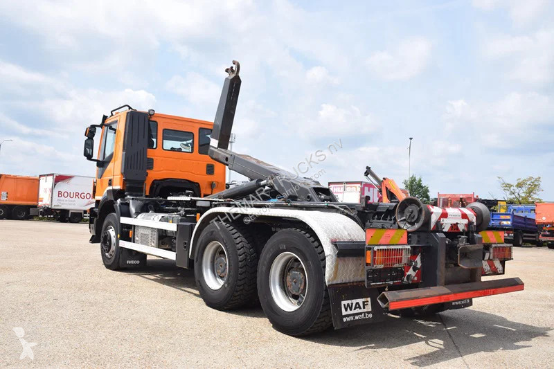 شاحنة Iveco 360 +Waf 20t.hooklift
