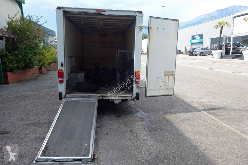 Camion Renault MASTER CAISSE 2,3 DCI 136
