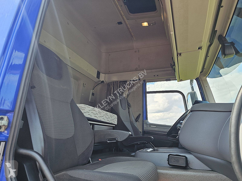 شاحنة DAF 400 TAILLIFT
