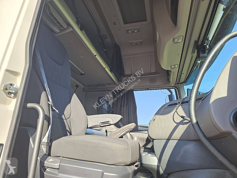 شاحنة DAF 530 SSC 6X2 FAN CARRIER