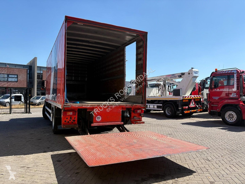 شاحنة Volvo 310 + DHOLLANDIA LOADLIFT 3000 KG +...