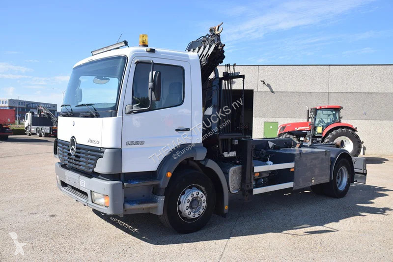 شاحنة Mercedes 1823 +Hooklift + MKG crane - 6x...