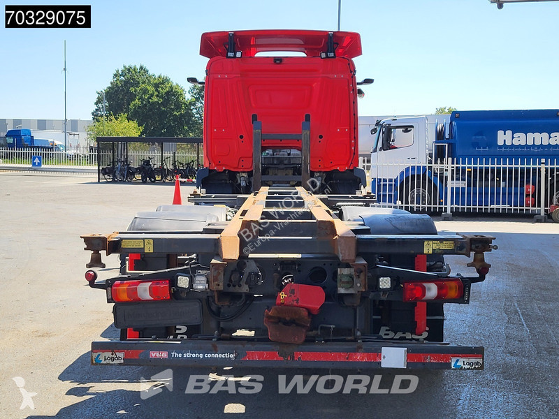 شاحنة Mercedes 2533 6X2 LOW Mileage! Lifting...
