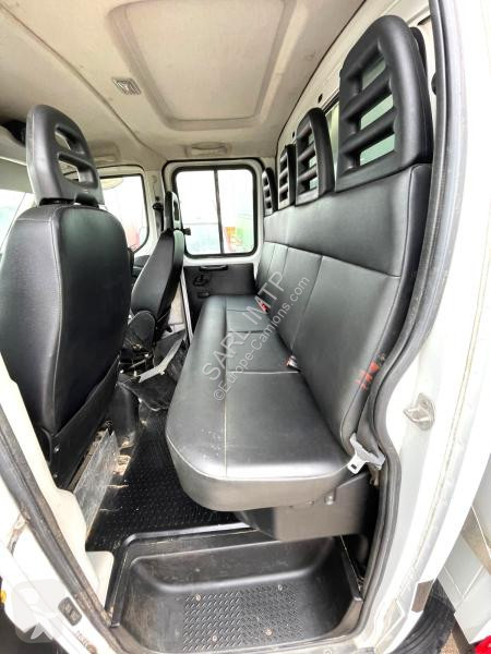 Véhicule utilitaire Iveco DOUB CAB 6 PERSONNES...