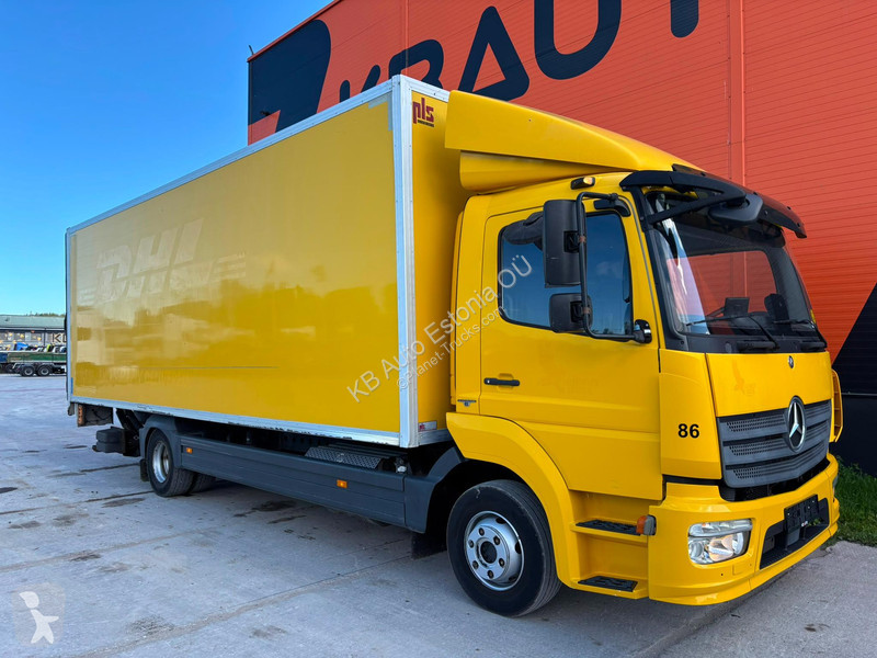 شاحنة Mercedes 1221 4x2
