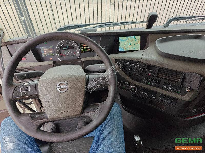 شاحنة Volvo 460 6x4 GlobeTrotter Euro6C - VDL...