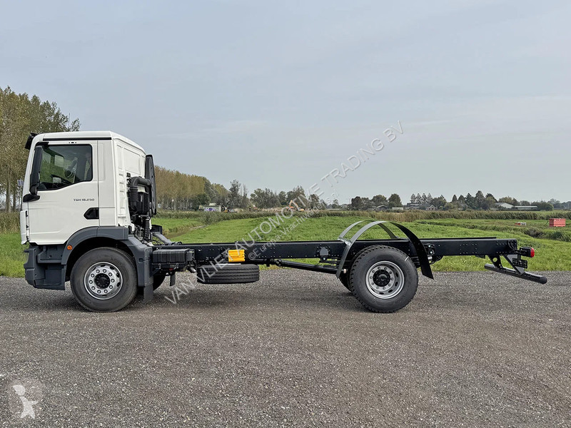 شاحنة MAN 18.250 BB CH Chassis Cabin (9 units)