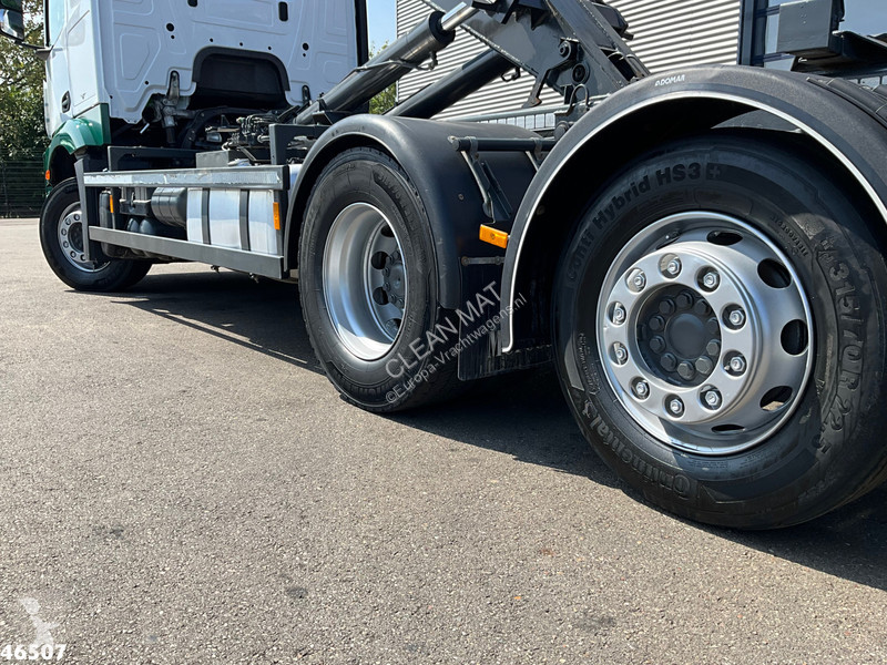 Vrachtwagen Mercedes 2543 20 Ton haakarmsysteem