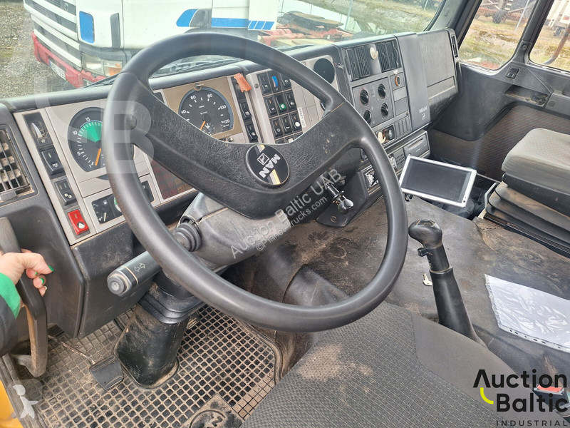 Camion MAN 200