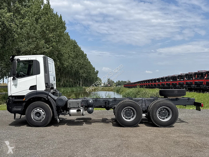 شاحنة Iveco AD380T43H-3800 AT Chassis Cabin (3...