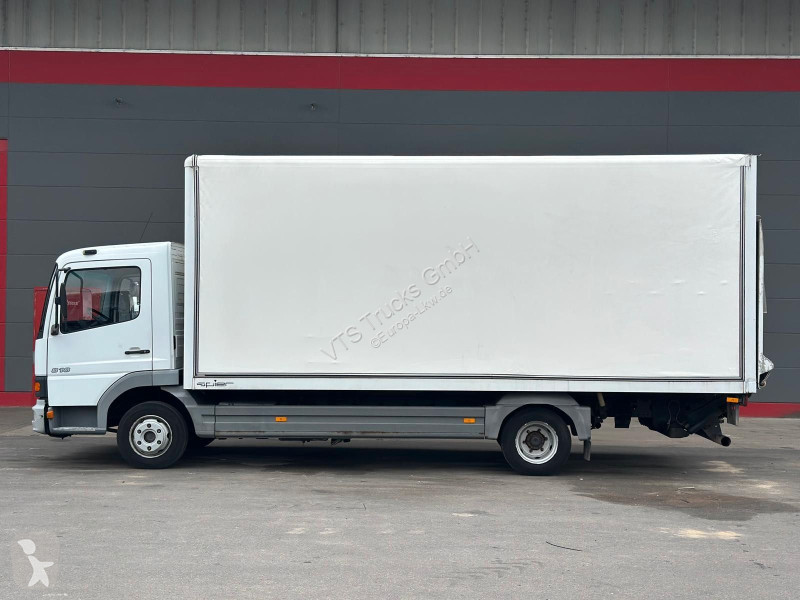 شاحنة Mercedes 818 4x2 BB Spier Koffer &...