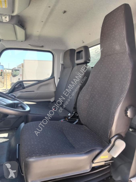 Ciężarówka Mitsubishi Fuso CANTER