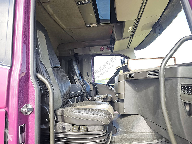 شاحنة Volvo 500 CLEAN CONDITION