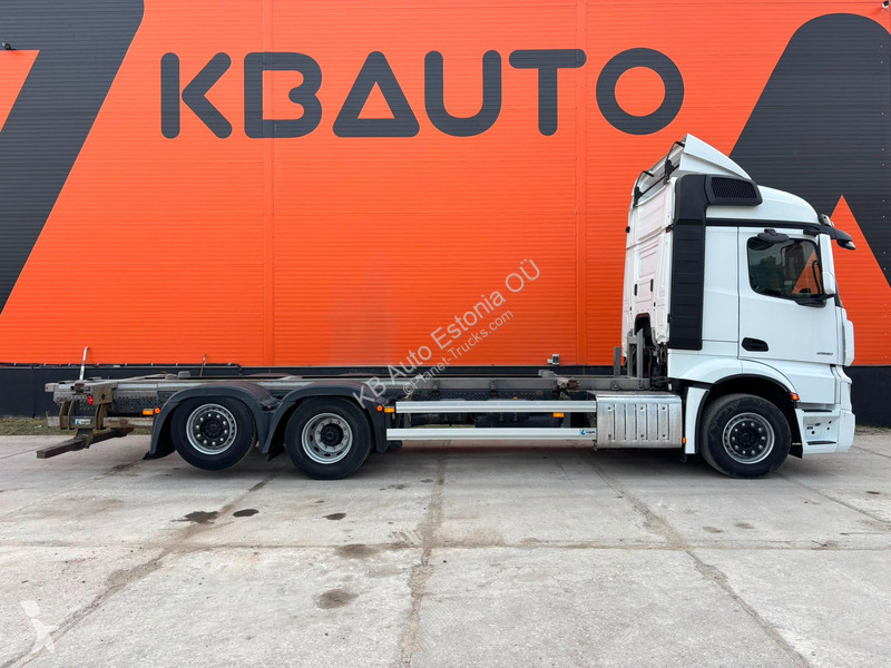 شاحنة Mercedes 2551 6x2 ADR / STREAMSPACE