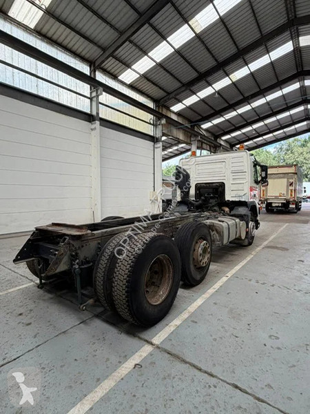 شاحنة Volvo 300 6x2