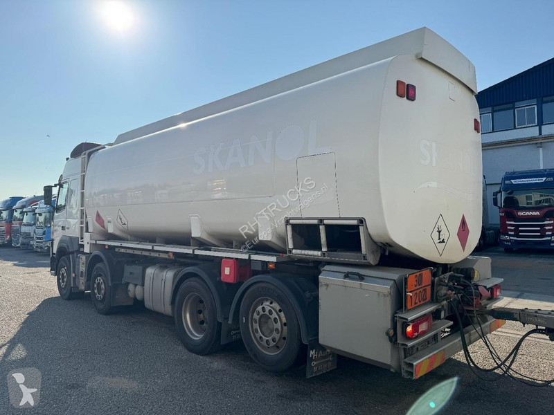 شاحنة Volvo 460 8X2 EURO 6 + 24.000 LITERS TANK...
