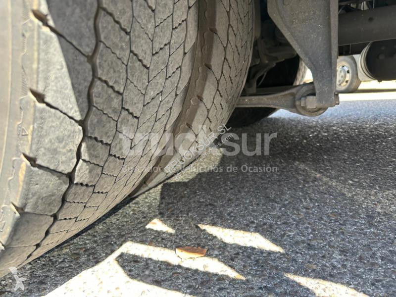 شاحنة Volvo 330.18