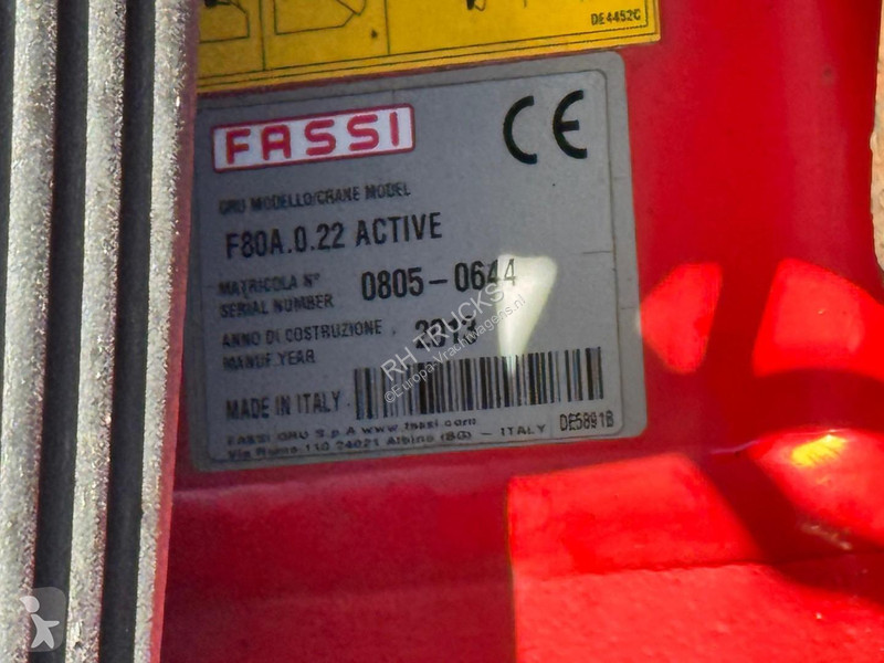 شاحنة Volvo 330 6X2 EURO 5  KIPPER + FASSI...