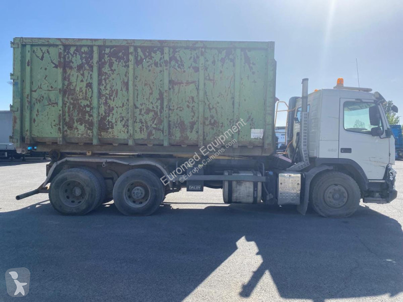 شاحنة Volvo 330