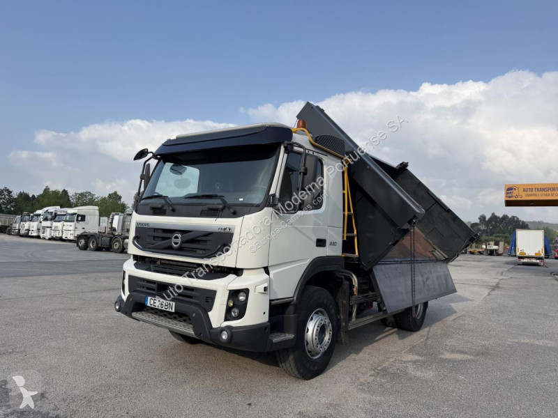 شاحنة Volvo 330