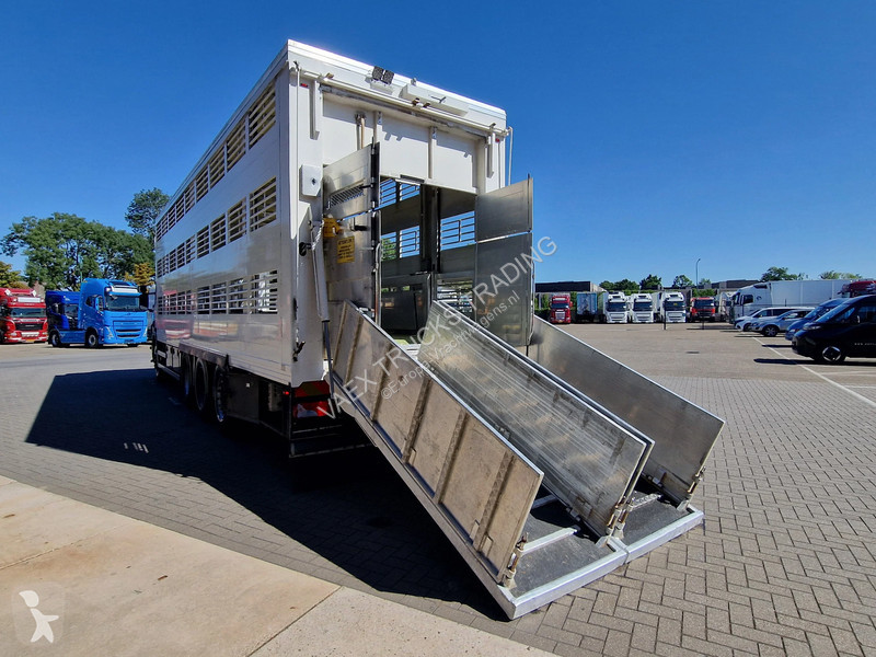 شاحنة Scania P400 8x4*4 - 2/3 deck livestock...