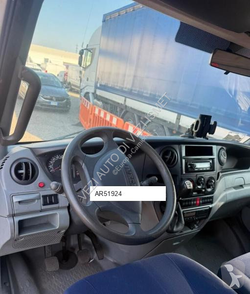Грузовик Iveco Dailly 65 con telone e pedana...