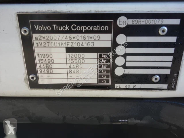 شاحنة Volvo 210