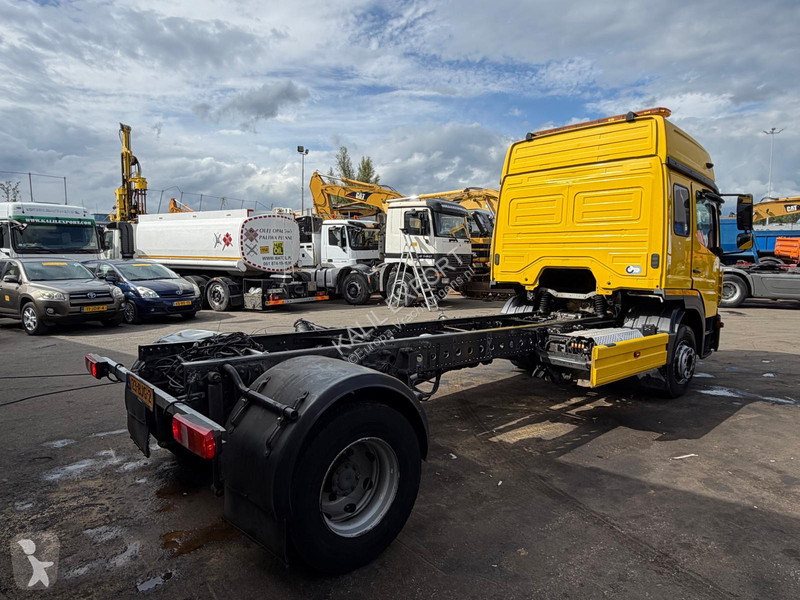 Camion Mercedes Chassis Cabine - Sleeping Cab -...