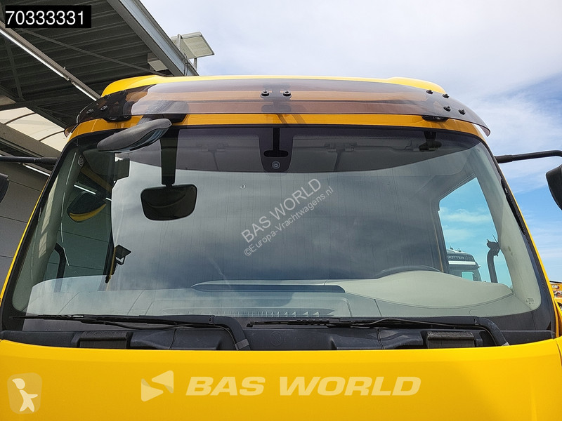 Vrachtwagen DAF LF 210 4X2 12tonner kg...