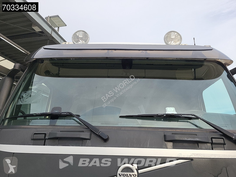Vrachtwagen Volvo 330  6X2 Full Air suspension...