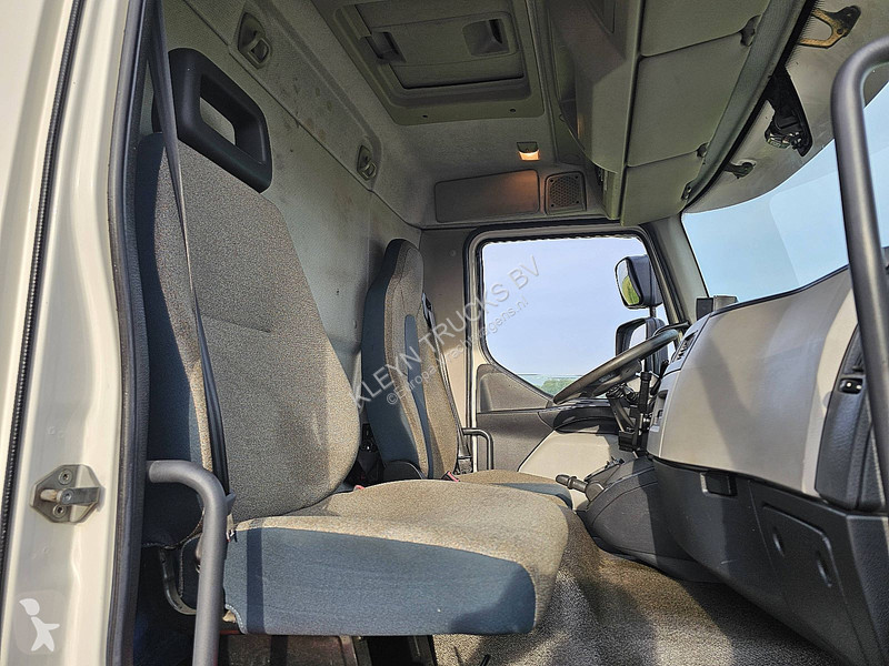 Vrachtwagen Volvo 25012