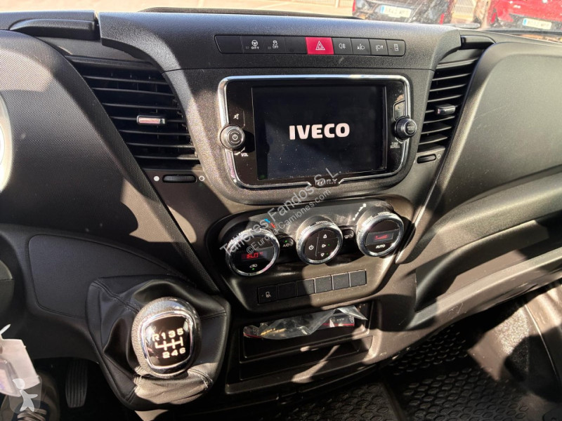 Vrachtwagen Iveco  35C16 3.0 20m3