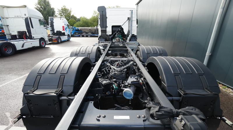 Camión Volvo 500 6X2 New Chassis truck RHD