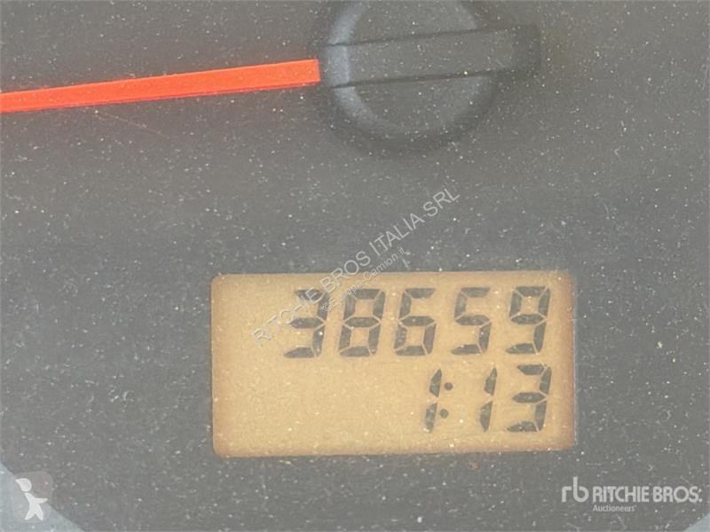 Camión Nissan 35 - 11