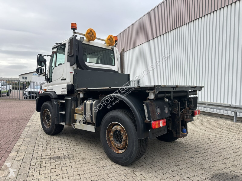Útfenntartó-és-karbantartógép Unimog U 423 4x4...