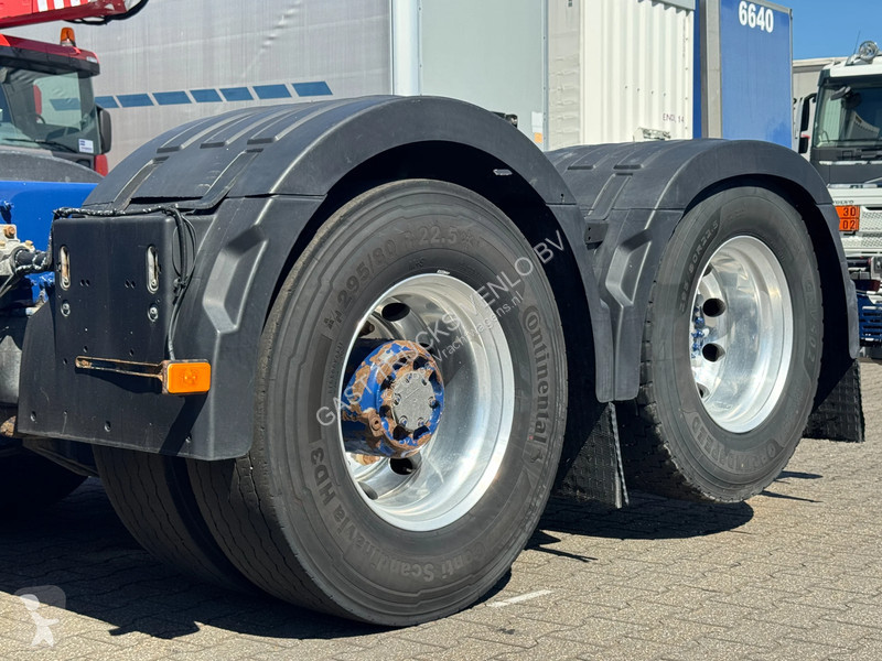 Camión Volvo 16750 6x2 Retarder Globetrotter WB...