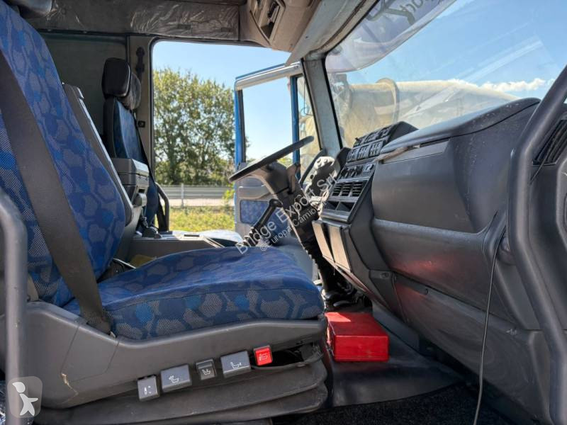 Camión Iveco 180 E 28
