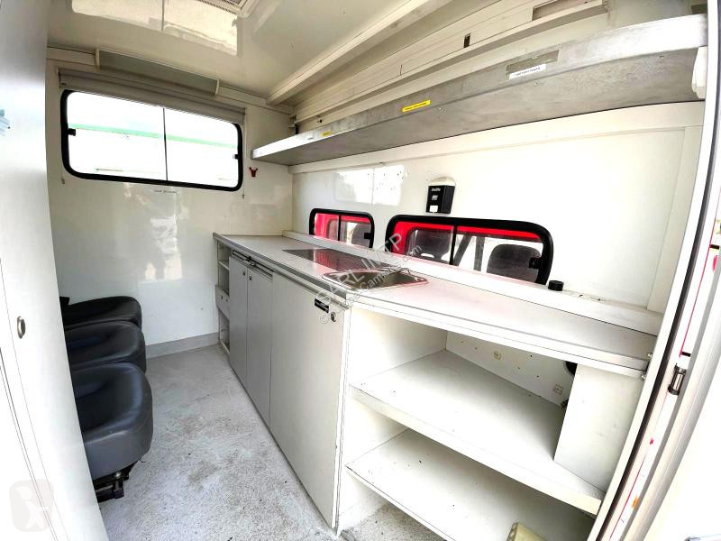 Camión Mercedes  4X4 CARAVANE
