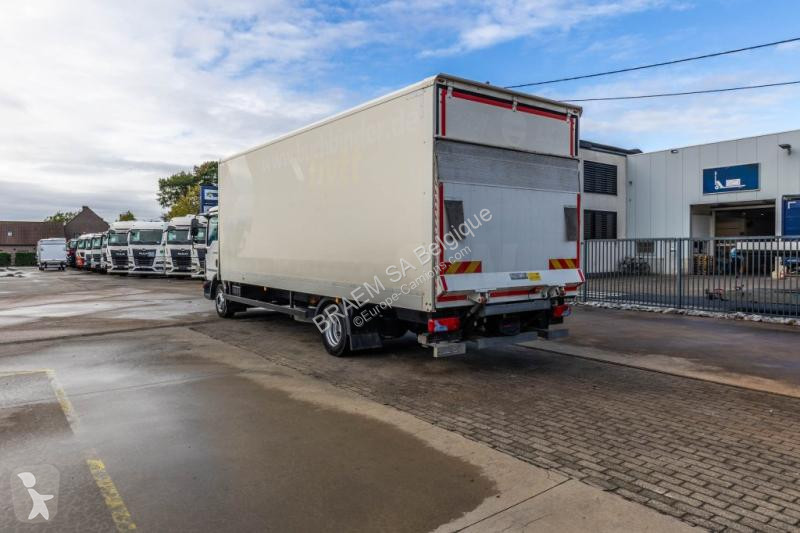 Kamion MAN 12.220 BL + DHOLLANDIA