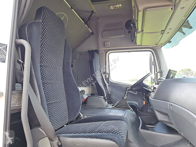 Kamion Mercedes 1229
